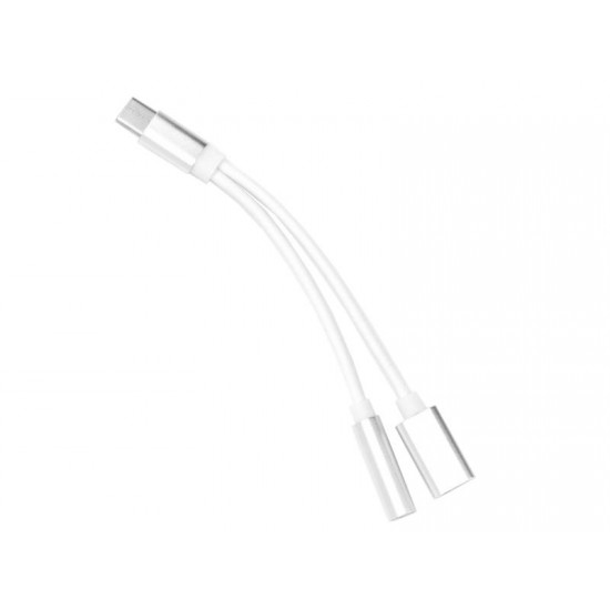 Adaptér USB-C na JACK 3,5mm (pre počúvanie hudby) + USB-C (nabíjanie)